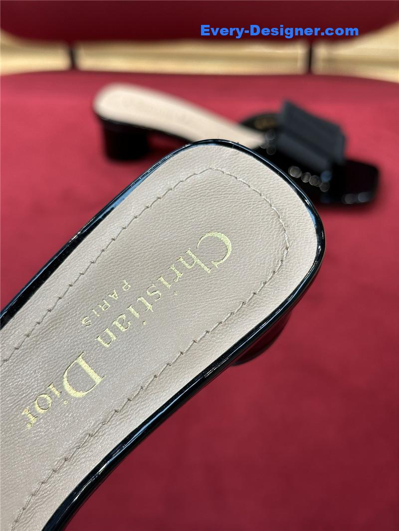 D10r spring summer small heel slippers