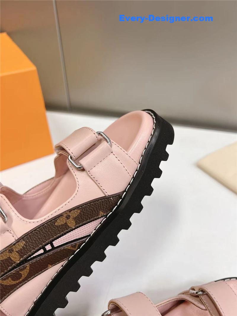 l0vis Vvtt0n lv spring summer beach sandals