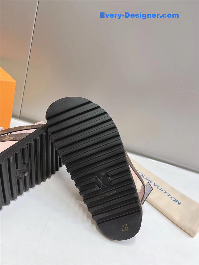 l0vis Vvtt0n lv spring summer beach sandals