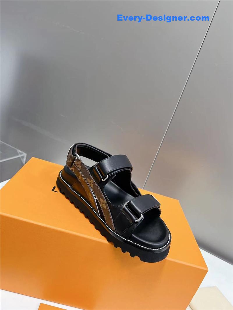 l0vis Vvtt0n lv spring summer beach sandals