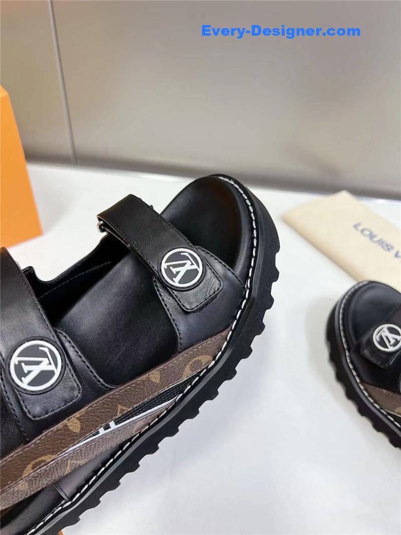 l0vis Vvtt0n lv spring summer beach sandals