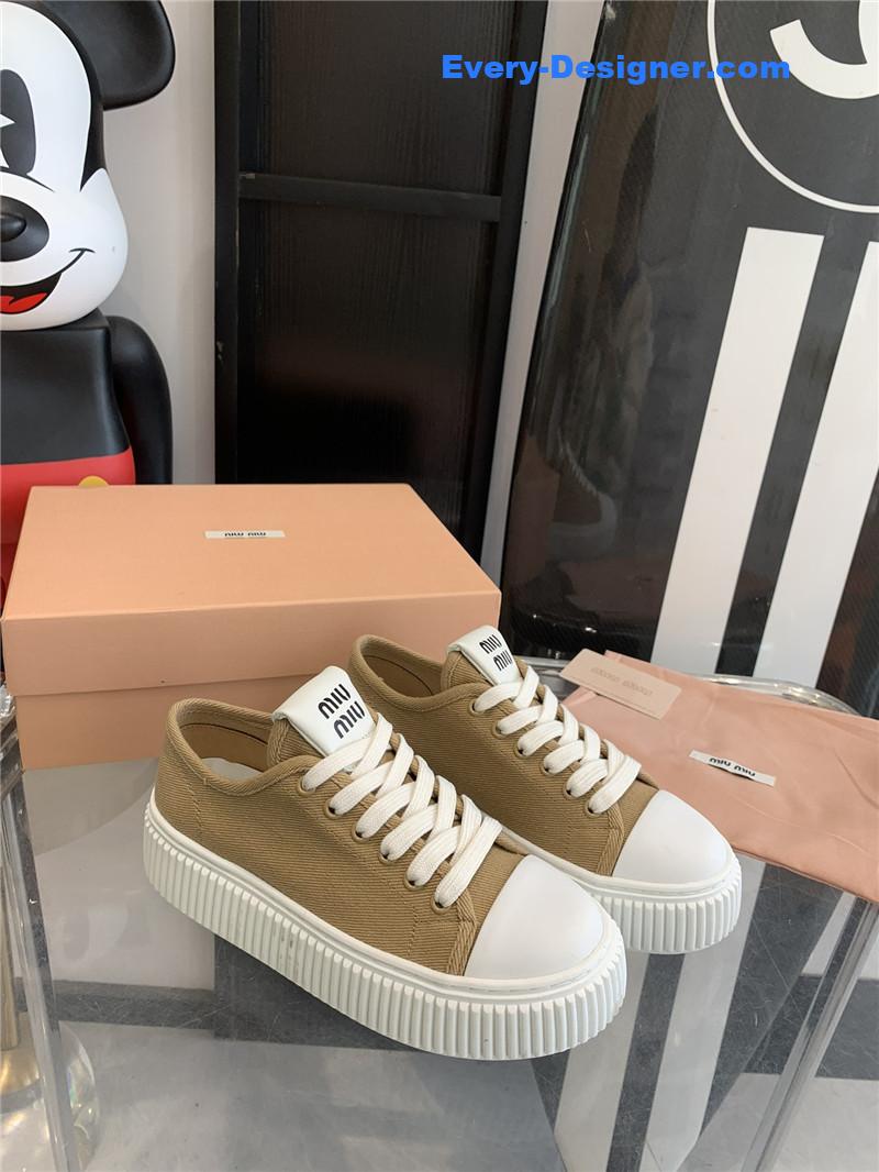 miumiu popular biscuit white shoes