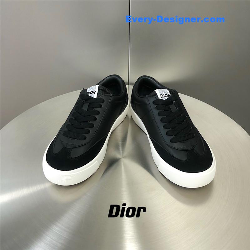 D10r low top sneakers