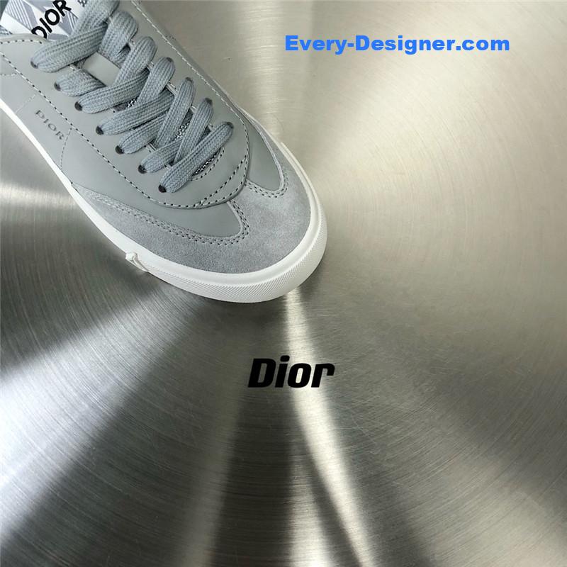 D10r low top sneakers