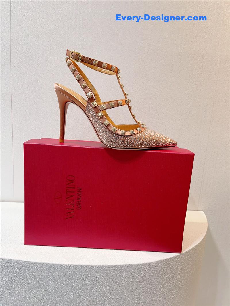 Va1e*ntin0 spring summer versatile sandals