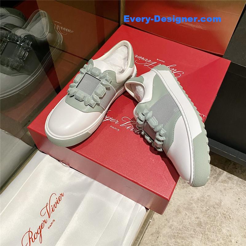 roger vivier full leather D1am0nd buckle tassel loafers