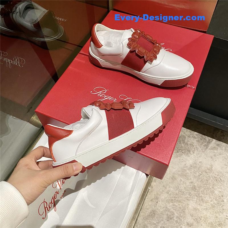 Roger vivier full leather diamond buckle tassel loafers