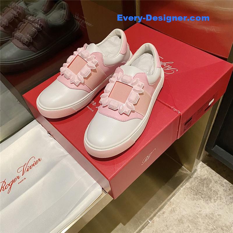 Roger vivier full leather diamond buckle tassel loafers