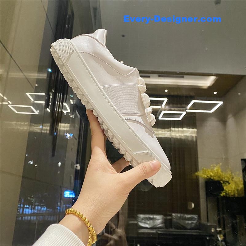 roger vivier full leather D1am0nd buckle tassel loafers