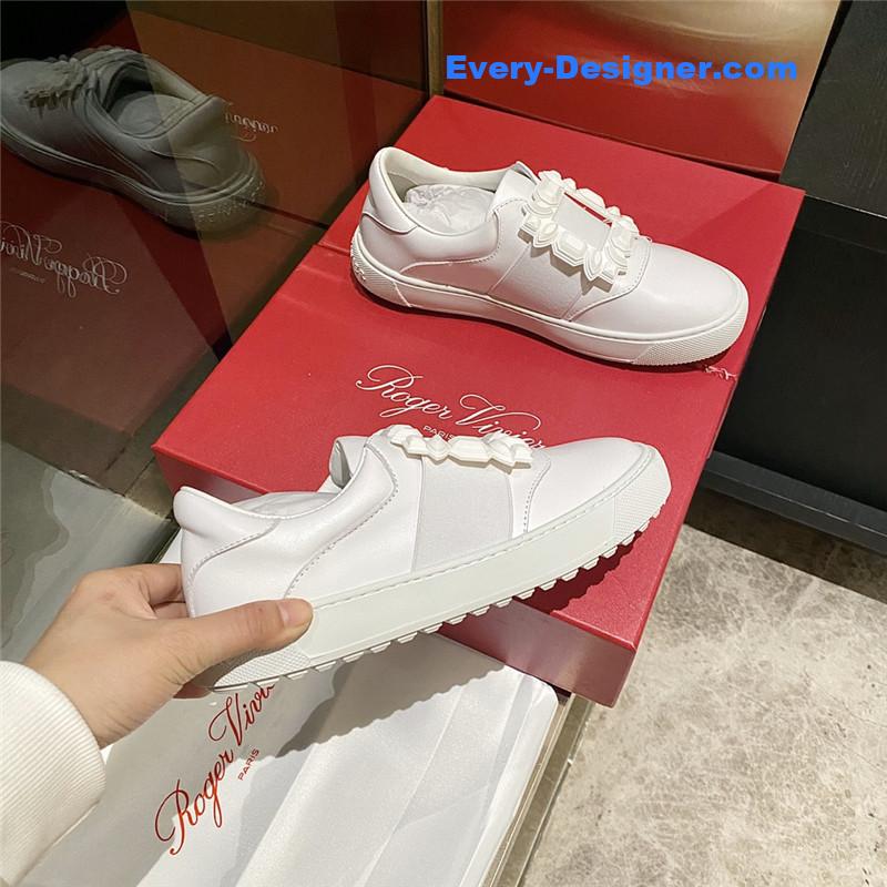 roger vivier full leather D1am0nd buckle tassel loafers