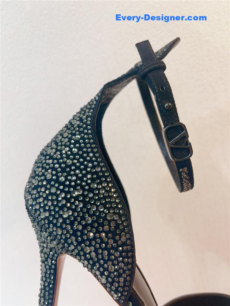 Va1e*ntin0 spring summer versatile sandals