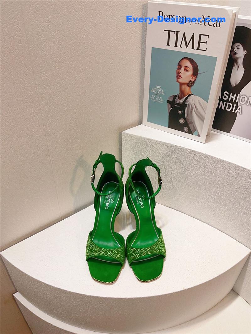 Va1e*ntin0 spring summer versatile sandals