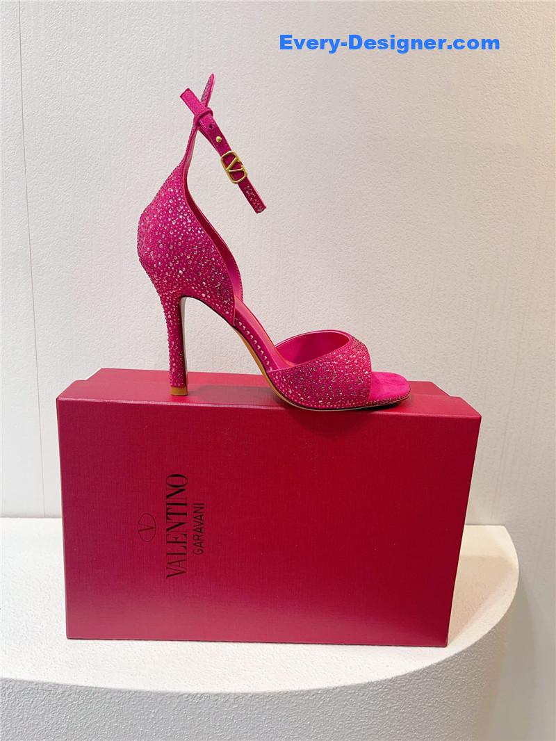 Va1e*ntin0 spring summer versatile sandals