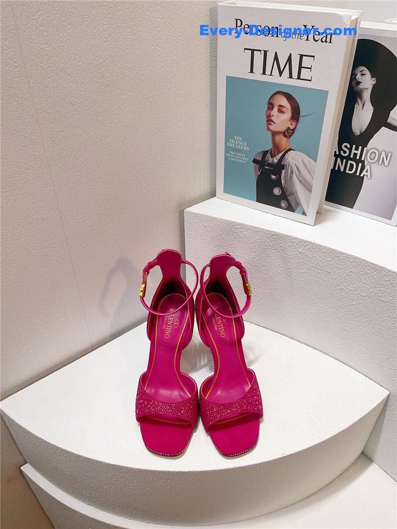 Va1e*ntin0 spring summer versatile sandals