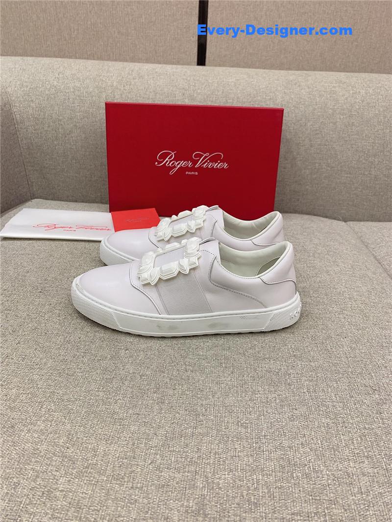 Roger vivier new diamond buckle casual shoes