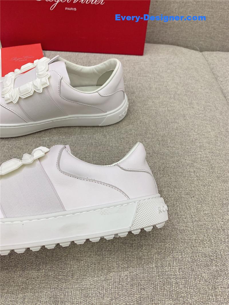 Roger vivier new diamond buckle casual shoes