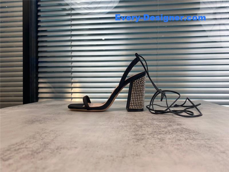 MIUMIU new one word with high heel dragging