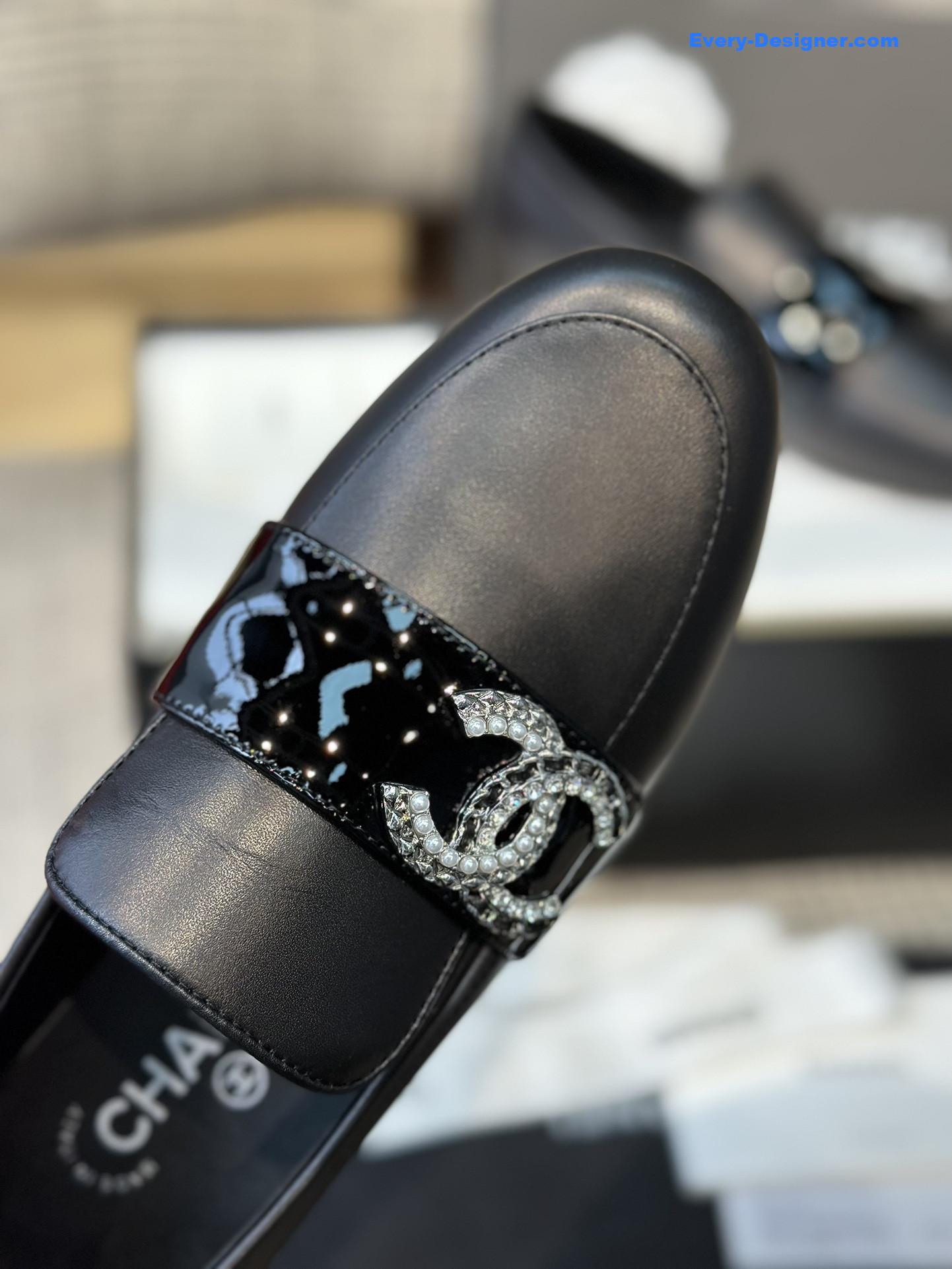 CC spring and summer crystal double c loafers