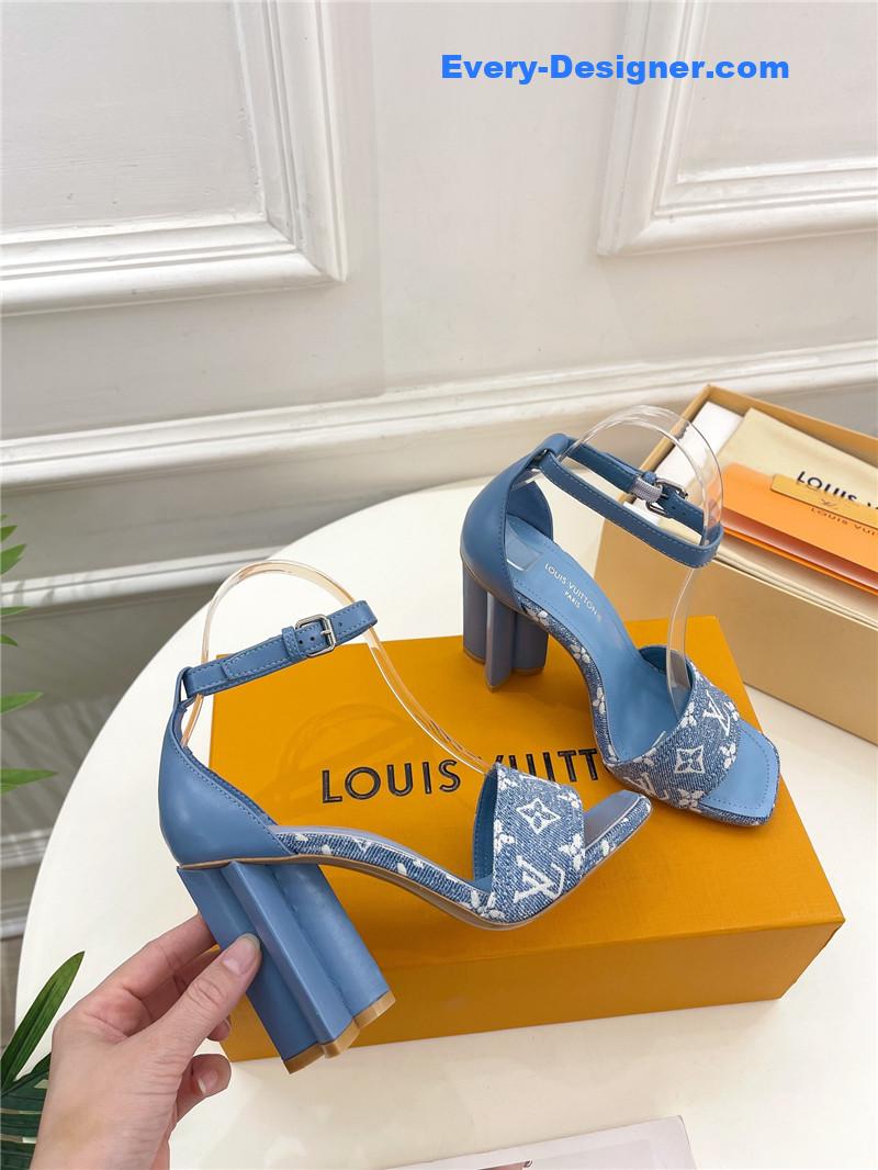 l0vis Vvtt0n lv plum blossom and sandals