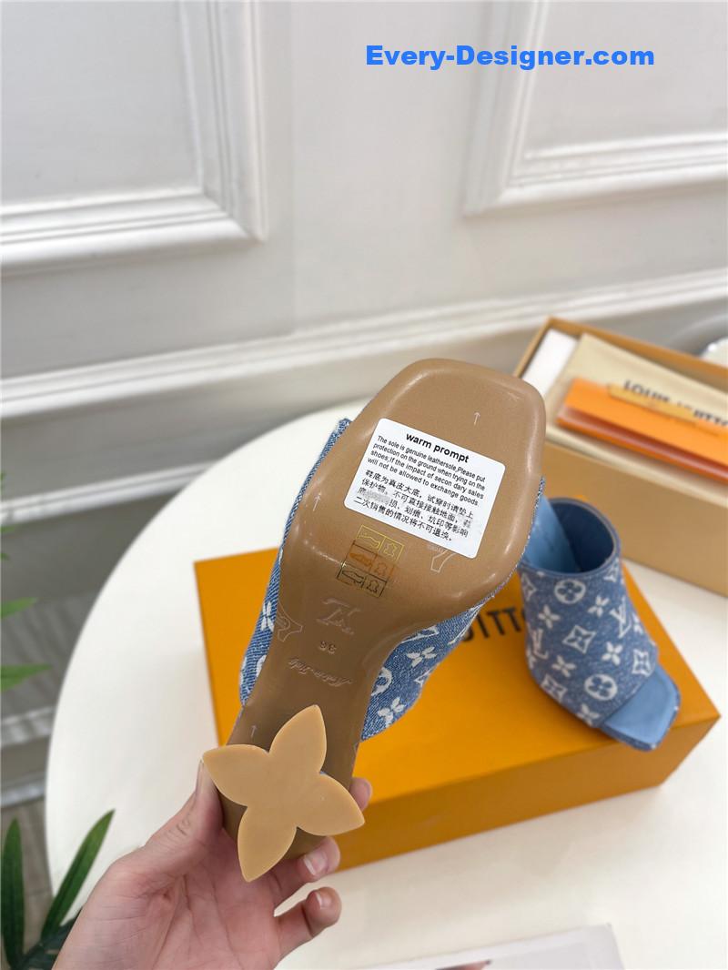 l0vis Vvtt0n lv plum blossoms and slippers