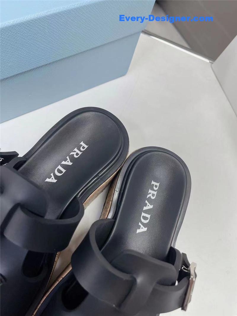 Pra*a zigzag roman braid platform rubber sandals