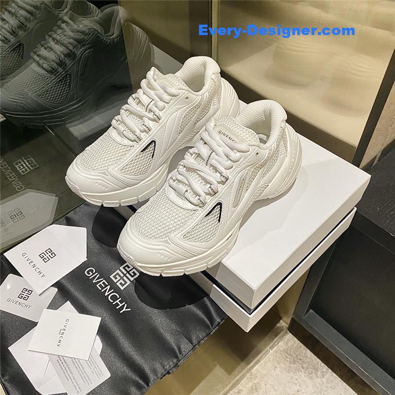 Givenchy spring and summer show new sports shoes