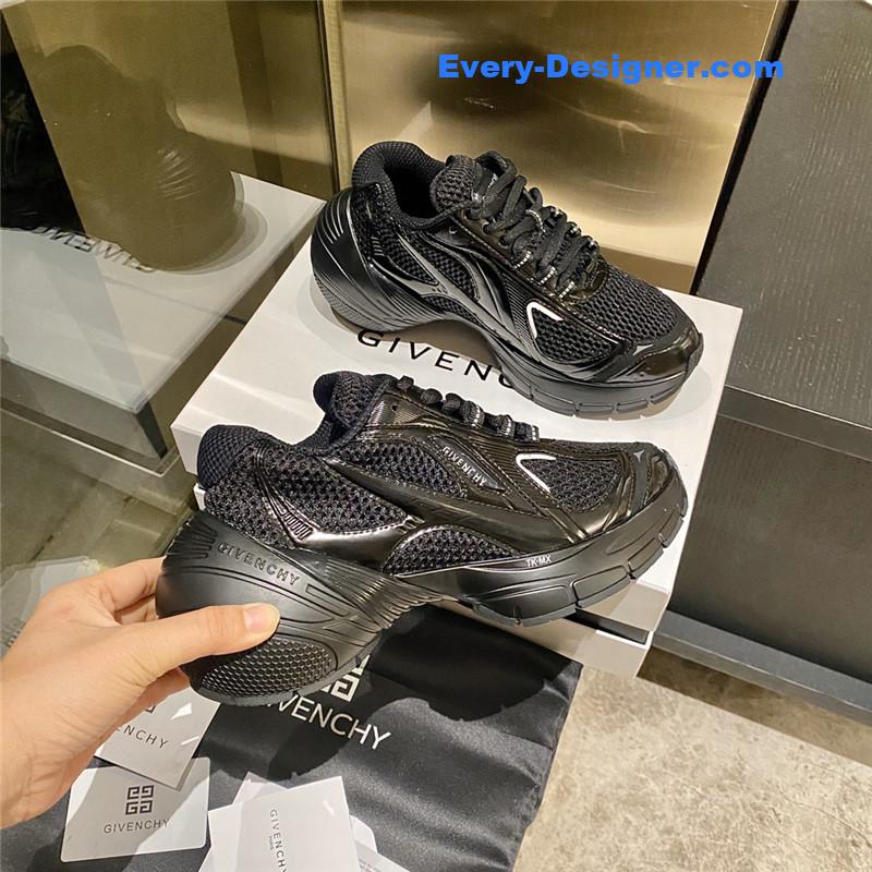 Givenchy spring and summer show new sports shoes