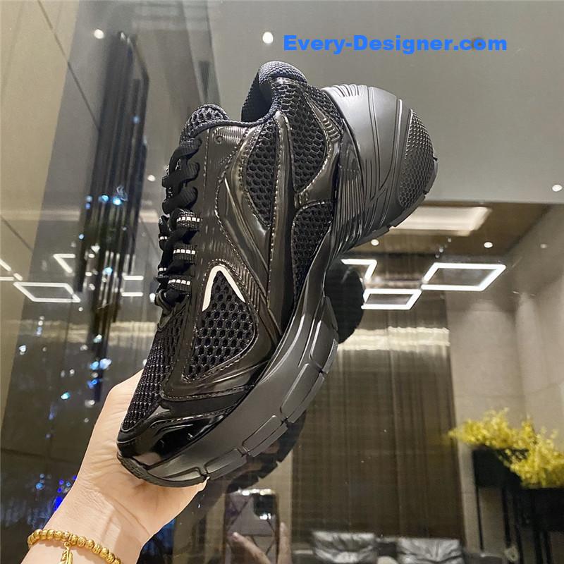 Givenchy spring and summer show new sports shoes