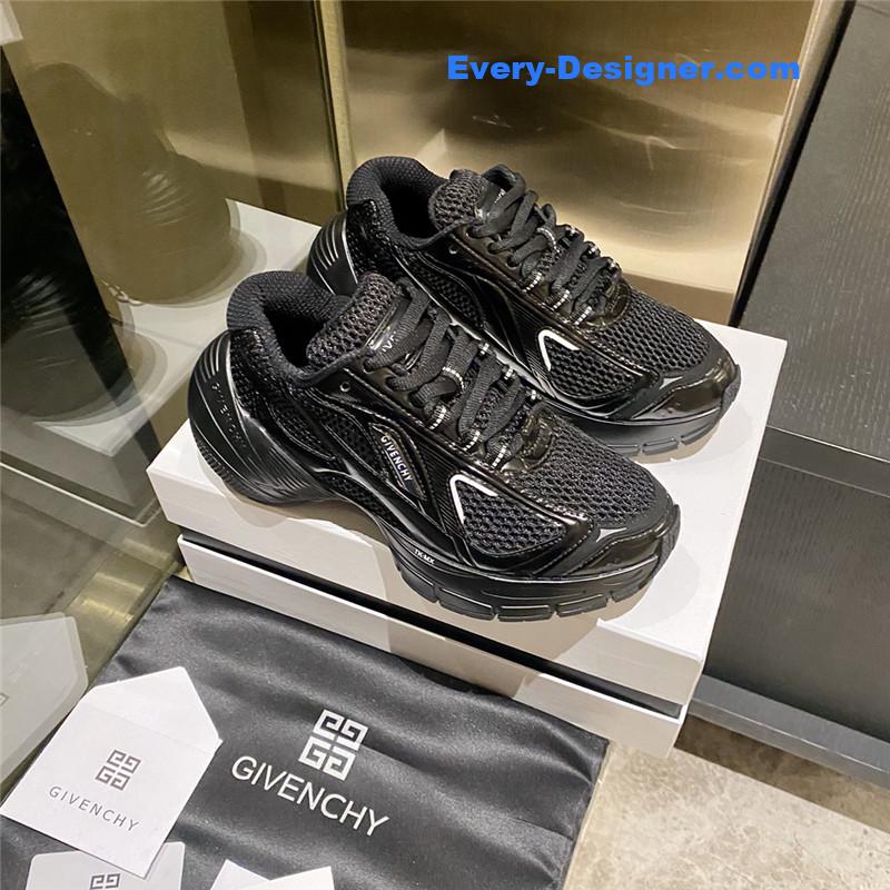 Givenchy spring and summer show new sports shoes