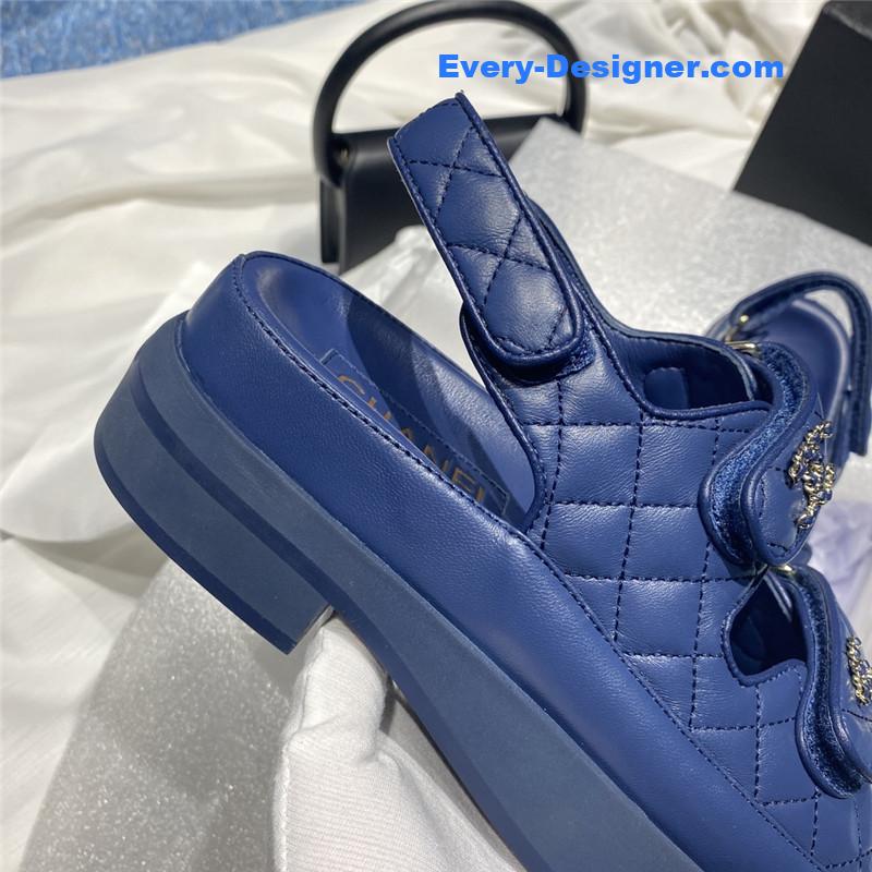 CC bow beach sandals