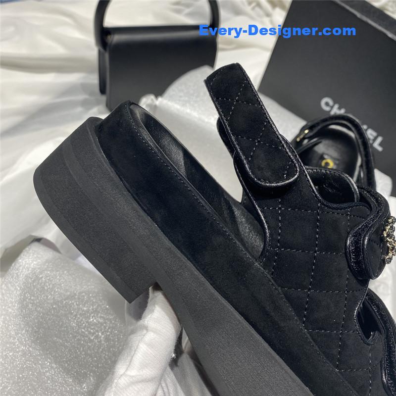 CC bow beach sandals