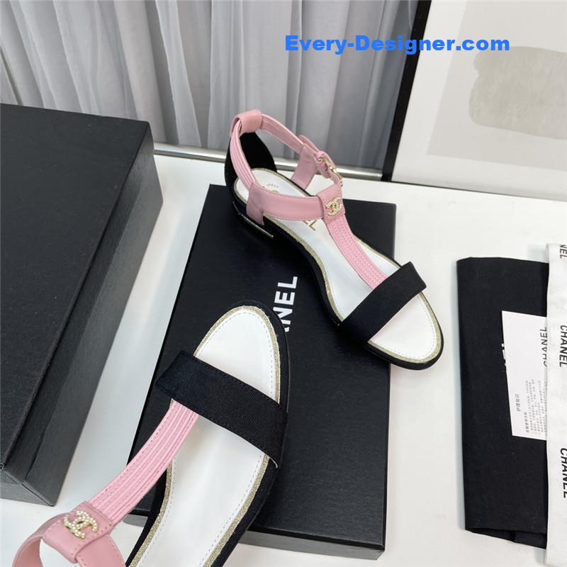 CC classic chain accessories sandals