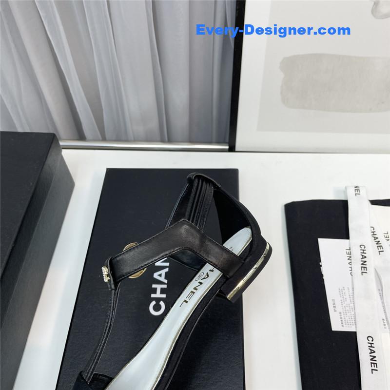 CC classic chain accessories sandals