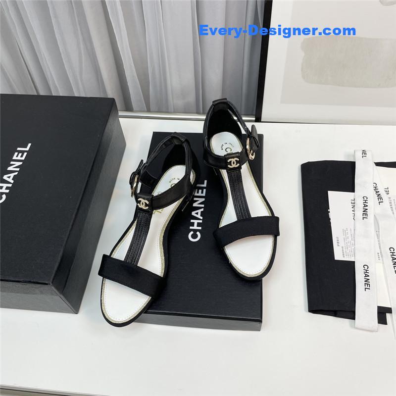 CC classic chain accessories sandals