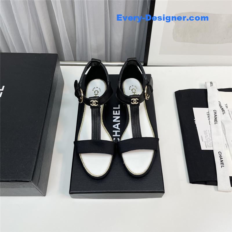 CC classic chain accessories sandals
