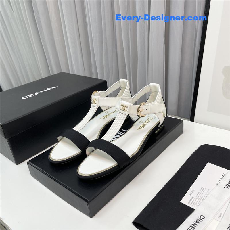 CC classic chain accessories sandals