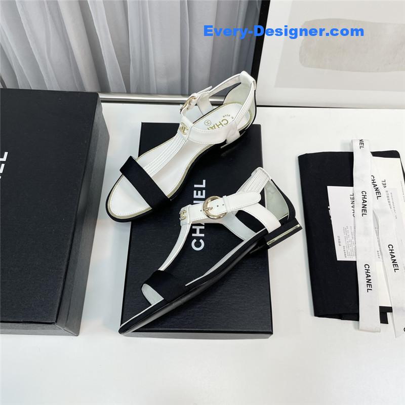 CC classic chain accessories sandals