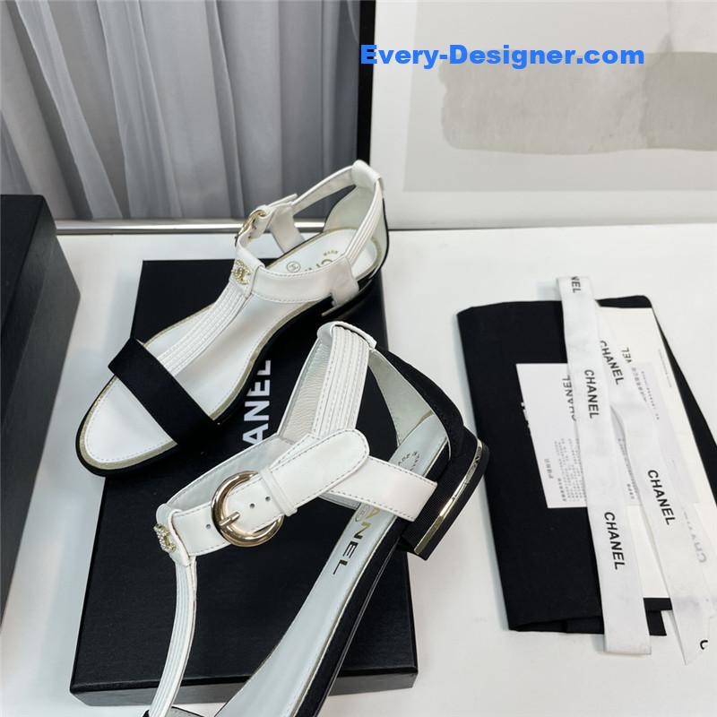 CC classic chain accessories sandals