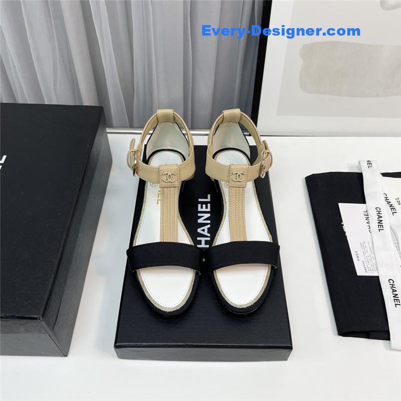 CC classic chain accessories sandals