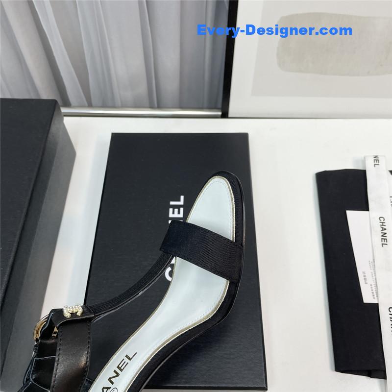 CC classic chain accessories sandals