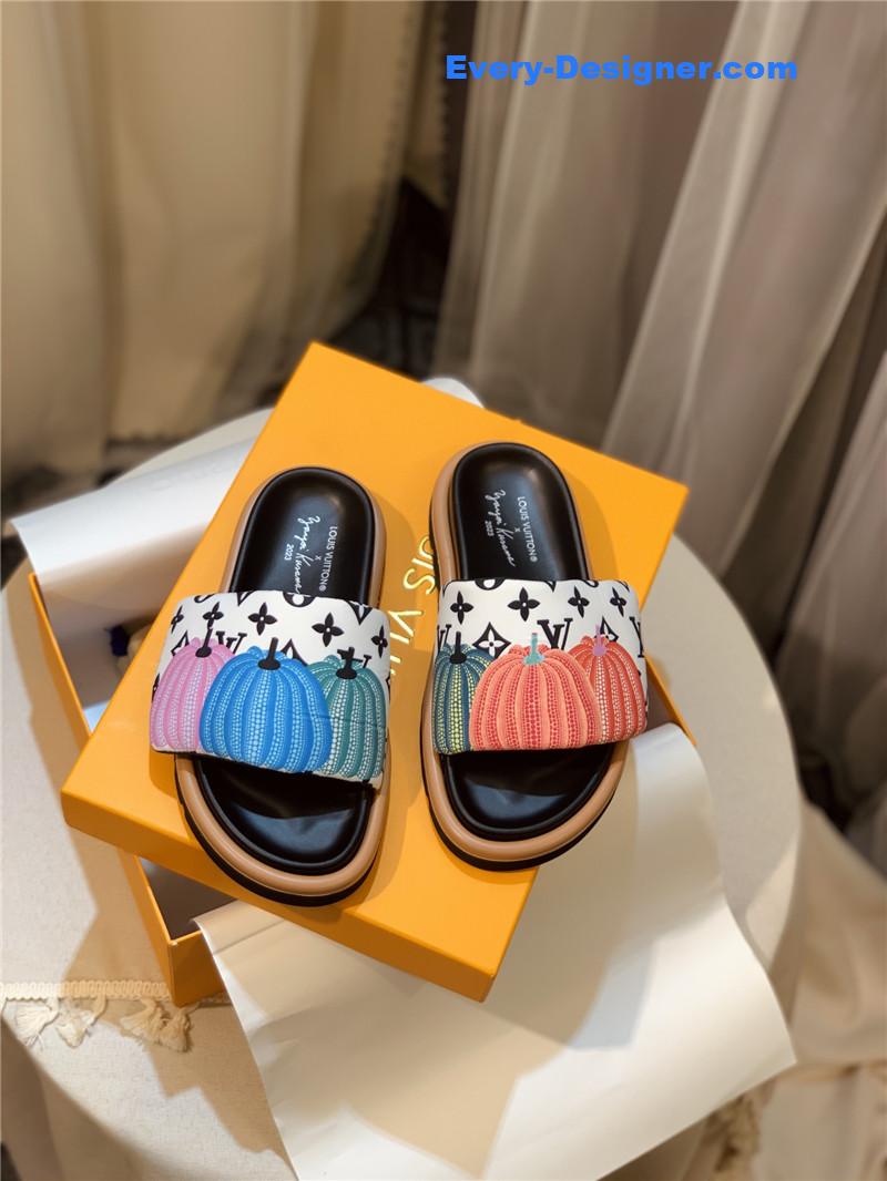 louis vuitton LV couple slippers