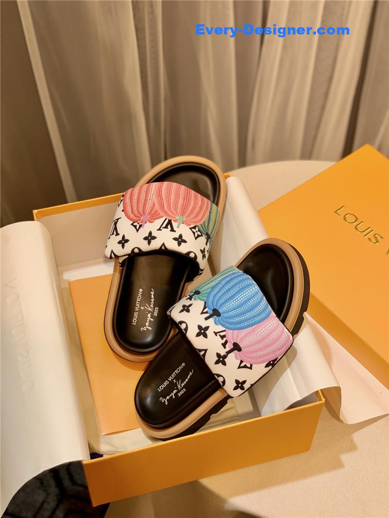 louis vuitton LV couple slippers