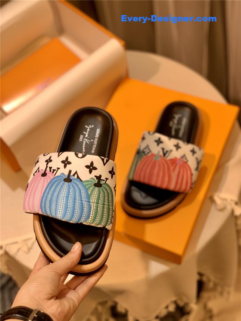 louis vuitton LV couple slippers