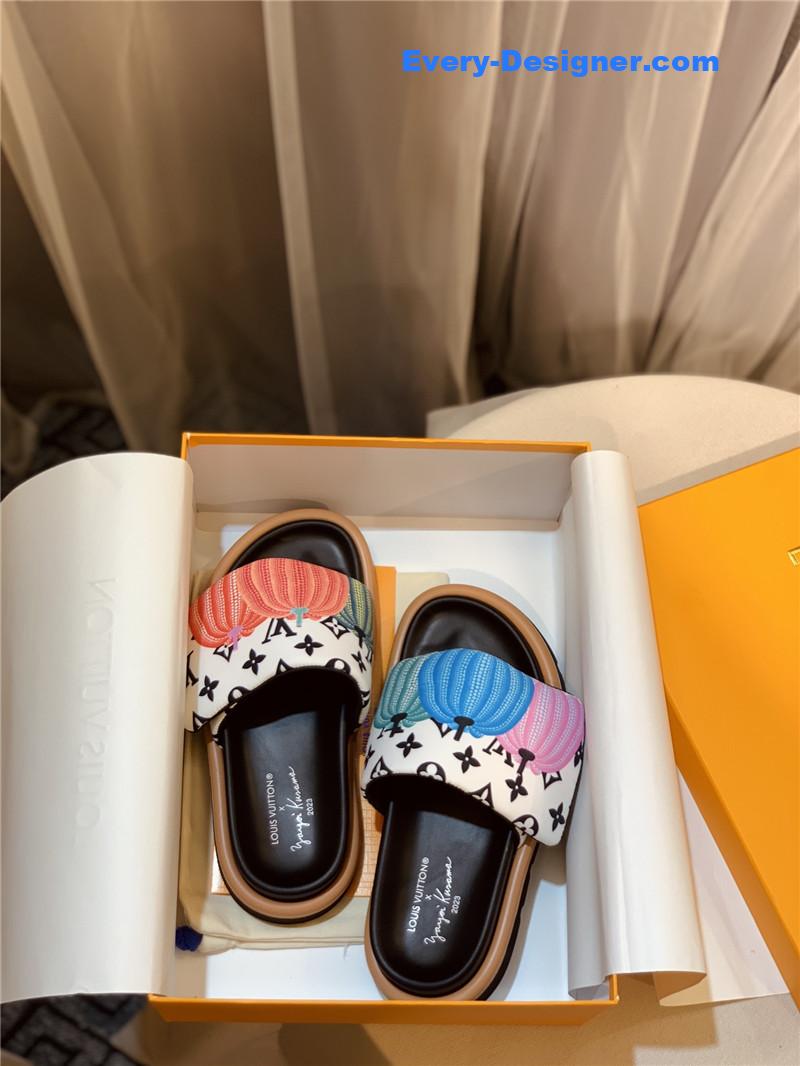 louis vuitton LV couple slippers