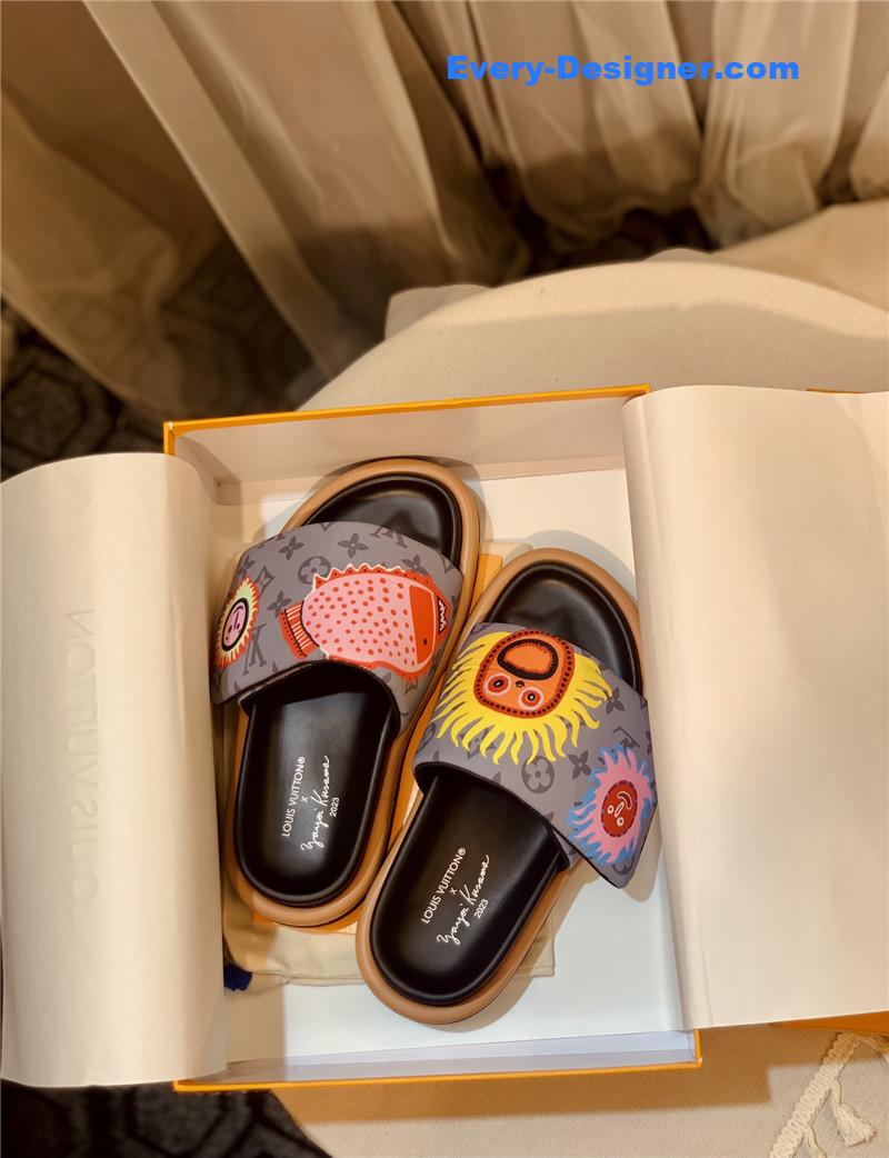 l0vis Vvtt0n lv couple slippers