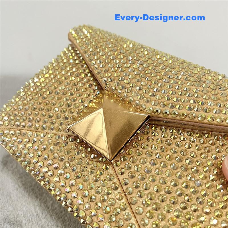 Va1e*ntin0 one stud crystal micro bag