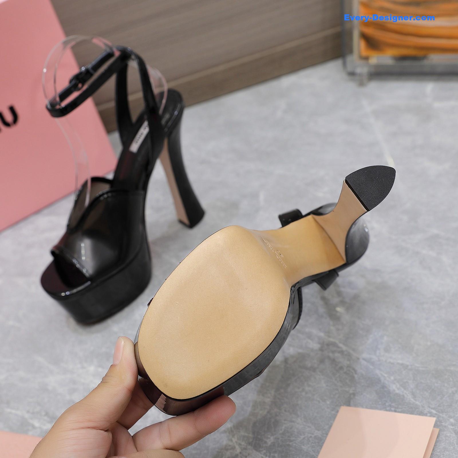 M1um1u transparent film high heels