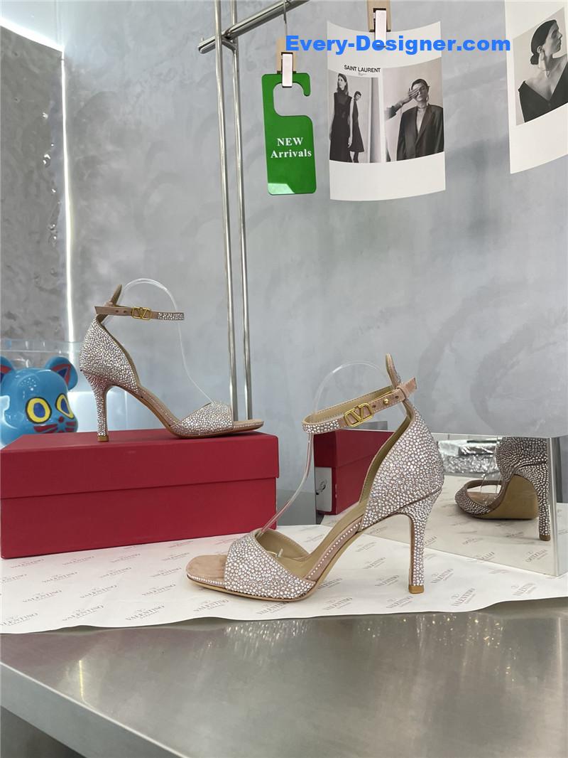 valentino classic design glass slipper