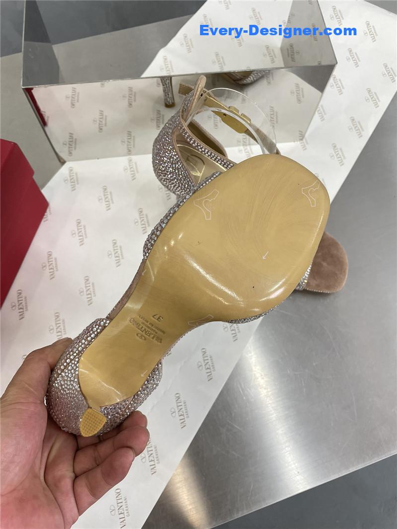 Va1e*ntin0 classic design glass slipper