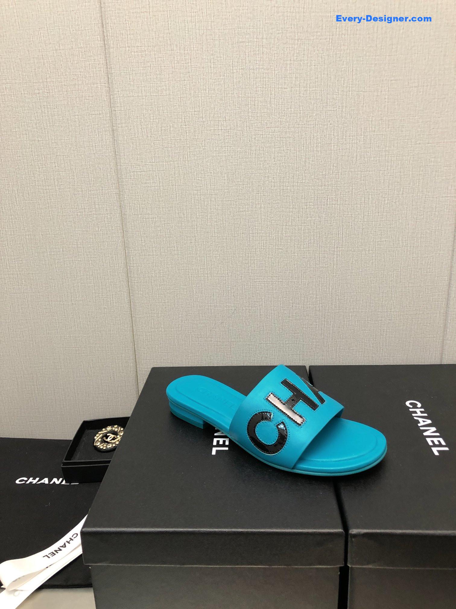 CC color matching letter leather buckle slippers